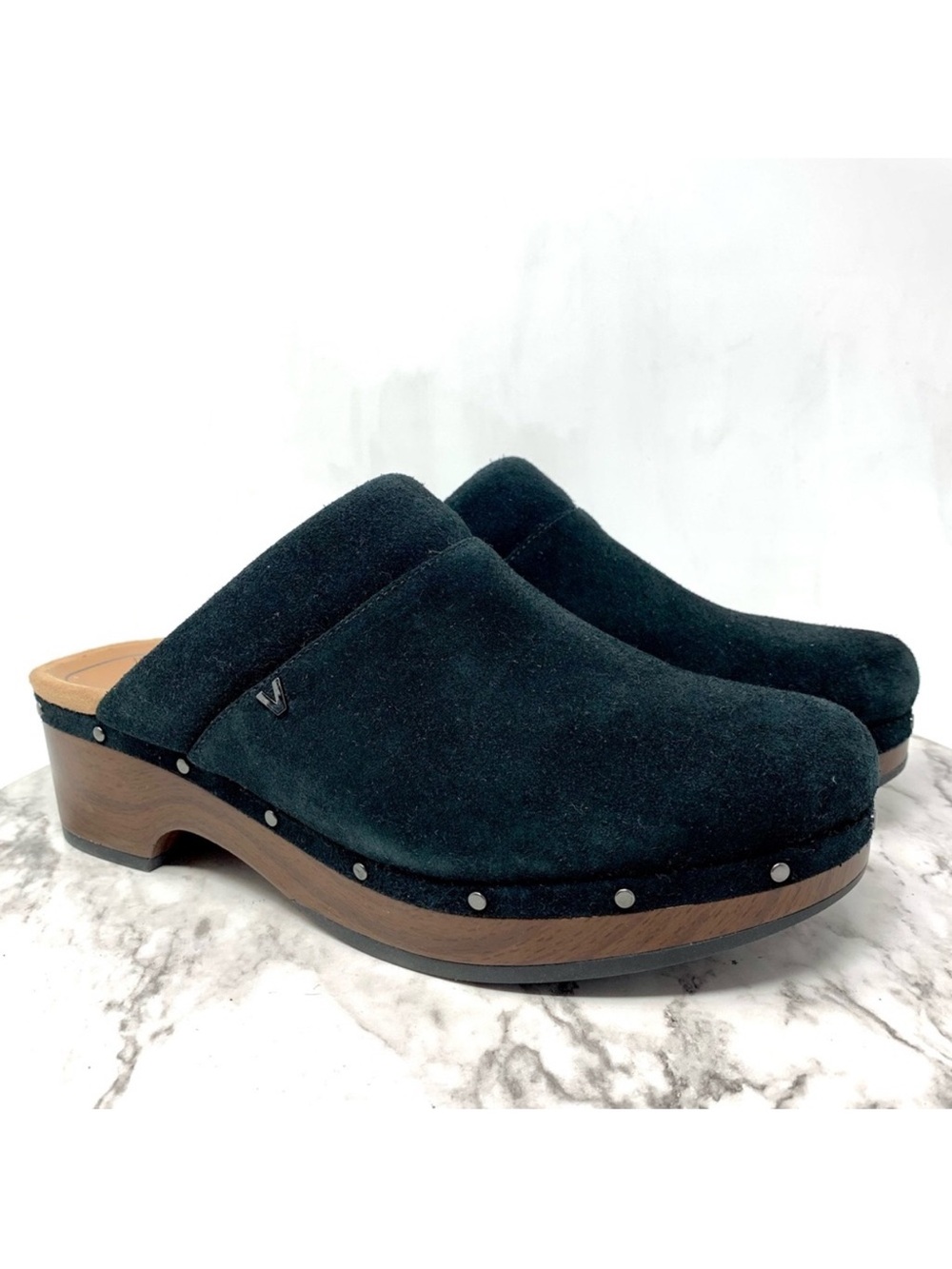 Vionic Kacie Black Suede Studded Comfort Clogs 9 Classic Quiet Luxury Sporty